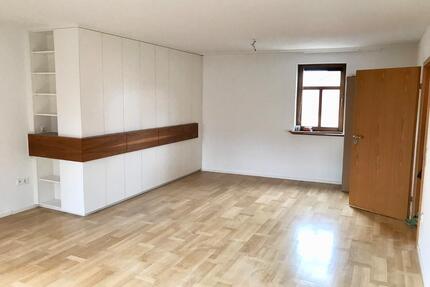 3 Zimmer Wohnung, Top Lage, Gerolzhofen Stadtmitte, sarniert