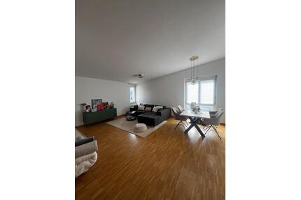 Helle 3-Zimmer-Dachgeschosswohnung in Esslingen - Esslingen am Neckar Hegensberg