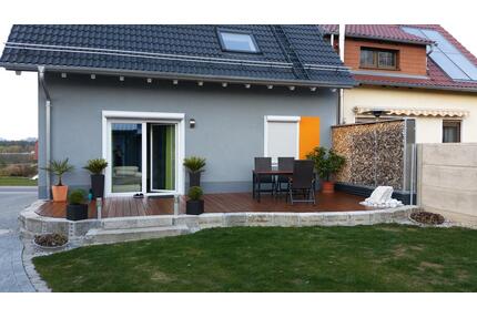 Moderne Doppelhaushälfte mit großem Platzangebot, Südterrasse - Eschenbach in der Oberpfalz