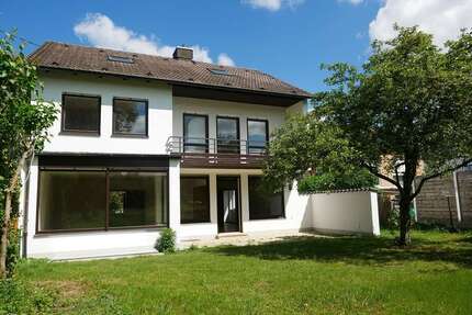 Haus zum Mieten in Friedberg 2.250,00 € 206 m²