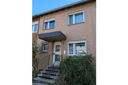 Reihenhaus mit Potenzial in guter Lage – Ausbaureserve inklusive - Bielefeld Senne