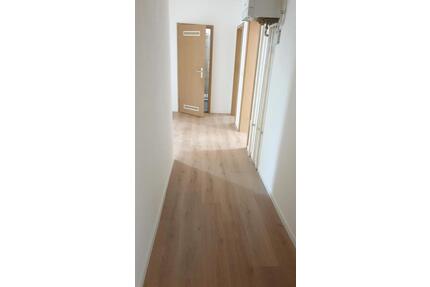 2 Raum Wohnung - 420,00&nbsp;EUR Kaltmiete, ca.&nbsp; 56,00&nbsp;m&sup2; in Schmölln (PLZ: 04626)