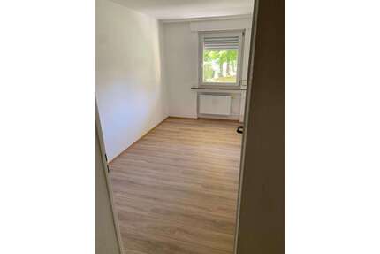 WG-Zimmer in Stuttgart 305,00 € 10 m²