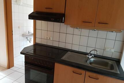 2 Zimmerwohnung mit Küche, Bett, Schrank u. Parkplatz in Steinau - Steinau an der Straße