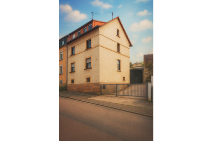 2 - Familienwohnhaus mit Rückgebäude und Eigentumsgrundstück - Saarbrücken Brebach-Fechingen