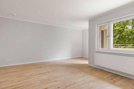 Rundum-Sorglos-Paket auf 53 m²: 2-Zi.-Whg. mit Einbauküche, Balkon und Parkplatz - Berlin Spandau