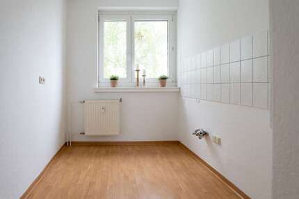 Wohnung zum Mieten in Schönebeck 260,32 € 47.33 m²