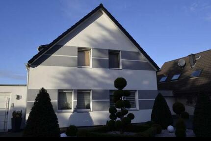 Großzügiges Einfamilienhaus mit Einliegerwohnung - Mönchengladbach Süd