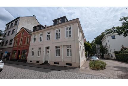 Charmante Wohnung in Duisburg-Ruhrort mit eigenem Treppenhaus und
