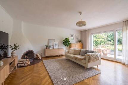 ***Wohnen im Grünen: Stilvolle Erdgeschosswohnung zwischen Victoriapark und Burg Kronberg*** - Kronberg im Taunus