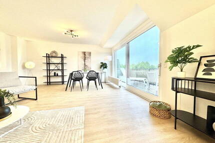 Sofort einziehen: frisch sanierte 4-Zimmer-Maisonette mit zwei Bädern, zwei Balkonen und Stellplatz. - Lübeck St. Jürgen