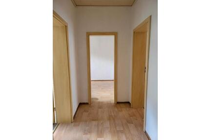 2 Raum Wohnung - 300,00&nbsp;EUR Kaltmiete, in Aue-Bad Schlema (PLZ: 08280)