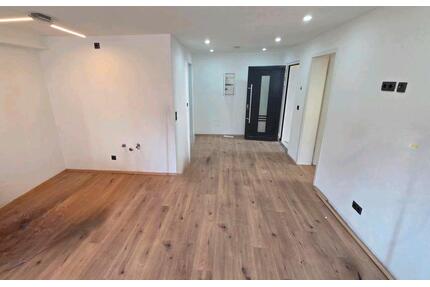 Erstvermietung: 3 sanierte Wohneinheiten (1,5 bis 4 Zimmer) - Eningen unter Achalm