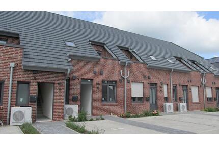 Wohnen am See - Modernes KfW-55 Reihenhaus in Rhauderfehn