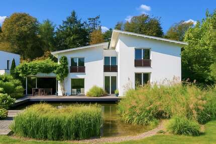 Haus zum Kaufen in Düsseldorf 1.690.000,00 € 350 m²