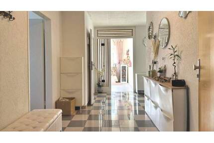 Helle, top gepflegte 3,5-Zimmer-Wohnung mit Balkon und Garage - Aalen Unterkochen