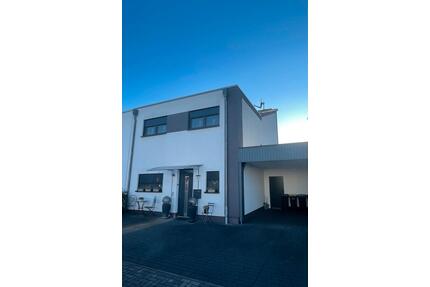 Einfamilienhaus-Dopelhaushälfte - Herten Bertlich