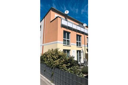 Modernes Reihenendhaus in familienfreundlicher Lage in Adelsdorf