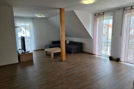 Moderne 2-Zi. Wohnung mit Balkon & Carport - Petersaurach