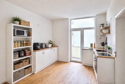 Moderne 2,5-Zimmer-Wohnung mit neuer Einbauküche und Balkon - Düsseldorf Bilk