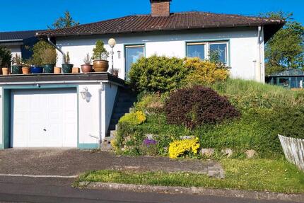 Kleines Haus mit großem Garten und großem Potential - Mücke