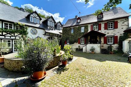 Charmantes Bruchsteinhaus auf Dreiseitenhof zu vermieten - Kalt