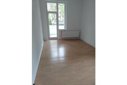 4-Zimmer-Erdgeschoss-Wohnung mit Balkon und Gartenmitbenutzung - Hannover Südstadt
