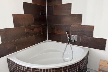 Gepflegtes Ein-Zweifamilienhaus - Solms