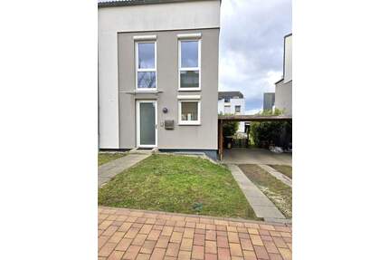 Moderne Doppelhaushälfte (KfW55) mit Dachterrasse, tollem Gartengrundstück und Carport - Sprendlingen