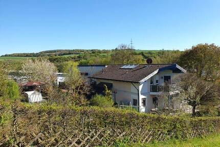 Wohn- und Geschäftshaus mit großem Grundstück in Markelsheim zu verkaufen! - Bad Mergentheim