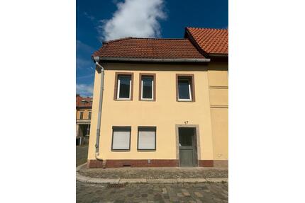 Kleines Stadthaus Kirchenblick im Zentrum Aschersleben Haus
