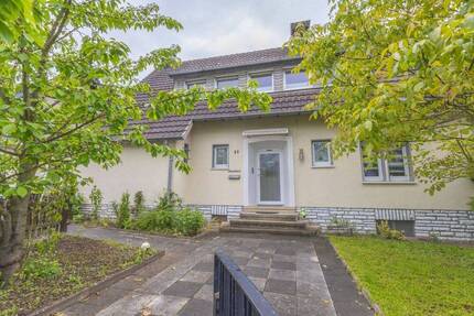Vermietetes 2 Fam. Haus mit großem Grundstück Menden Richtg. Schwitten