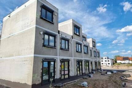 Eckhaus mit Südwest Ausrichtung und Keller sucht Dich! Hessengeld* schon geprüft? - Hanau-Steinheim