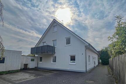 6731 - Attraktive 2-Zimmer-Obergeschosswohnung mit Balkon im Ortszentrum von Edewecht!