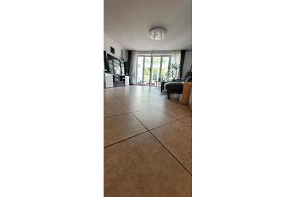 Reihenhaus mit Wintergarten Vollkeller 185m2 Wohn und Nutzfläche - Hamburg Lohbrügge