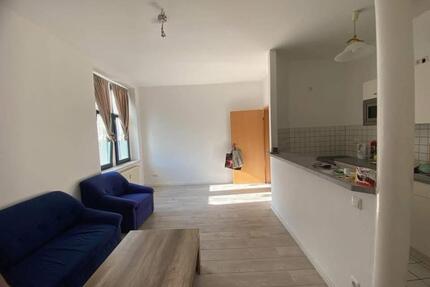 Teil-möblierte Wohnung in zentraler Top-Lage zu vermieten - Zwickau