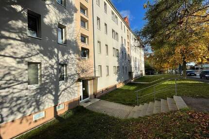 2-Raum Wohnung Dachgeschoss - 430,00&nbsp;EUR Kaltmiete, ca.&nbsp; 63,00&nbsp;m&sup2;&nbsp;Wohnfl&auml;che in Bad Langensalza (PLZ: 99947)