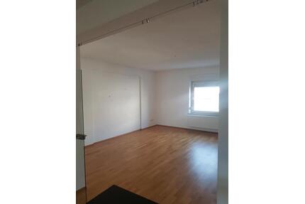 4-Zimmer Wohnung zentrumsnah - 920,00&nbsp;EUR Kaltmiete, ca.&nbsp; 110,00&nbsp;m&sup2; in Weiden in der Oberpfalz (PLZ: 92637)