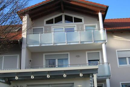 Großzügige, helle, Dachgeschoss-Wohnung,Voll Isolierung. - Ingolstadt Nordost