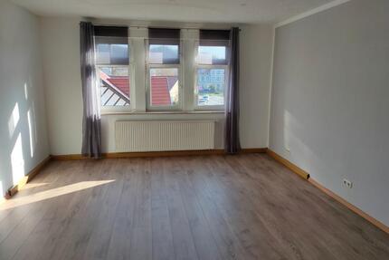 Helle 412 Zimmerwohnung in zentraler Lage von Themar zu vermiete