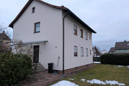 Zweifamilien Haus mit schönen großen Garten - Eckental