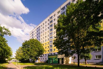 Helle 3-Zimmer-Wohnung mit großem Südbalkon & ebenerdiger Dusche - Halle (Saale) Halle-Neustadt