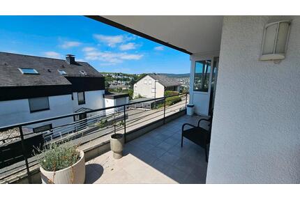 Helle Eigentumswohnung mit Blick Richtung Hennesee GarageBalkon - Meschede