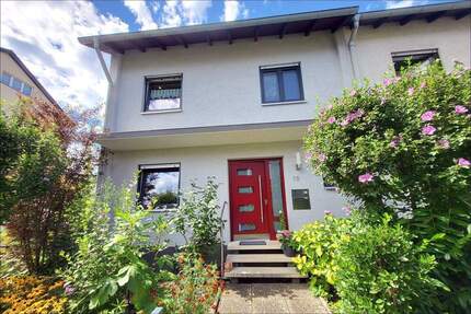 Sehr gepflegtes REH mit vielen Möglichkeiten! Garage und Stellplatz! - Schwetzingen