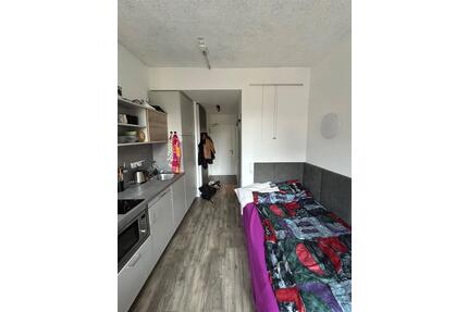 Kleines gemütliches Zimmer - 855,00&nbsp;EUR Kaltmiete, ca.&nbsp; 22,00&nbsp;m&sup2; in Frankfurt am Main (PLZ: 60326) Gallus