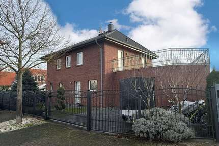 Haus zum Kaufen in Wustermark 649.000,00 € 142 m²