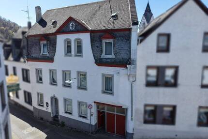 Denkmalgeschütztes Mehrfamilienhaus mit Erweiterungsreserve in touristischer Lage - Winningen