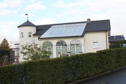 Großes Wohnhaus mit drei Ferienwohnungen zu verkaufen - Reichshof