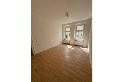 Charmante 2-Zimmer-Altbauwohnung mit hoher Decke & großer Küche - Frankfurt (Oder) Booßen