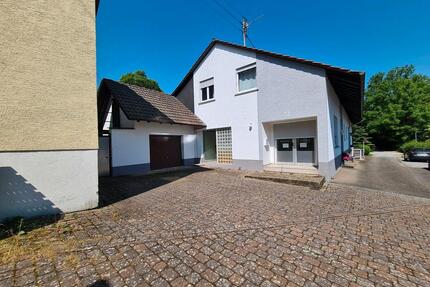 2 Zimmer Single DG Wohnung Ortsmitte Karlsbad-Auerbach.